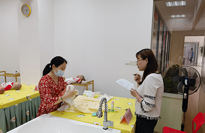以爱的名义——赣洪月嫂“十朵金花”评选